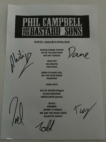 Signed set list from French tour 2022
